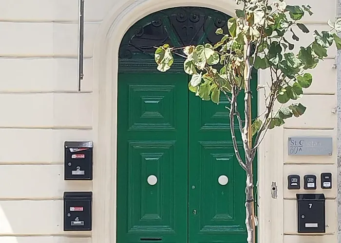 Penthouse No 8 Apartment